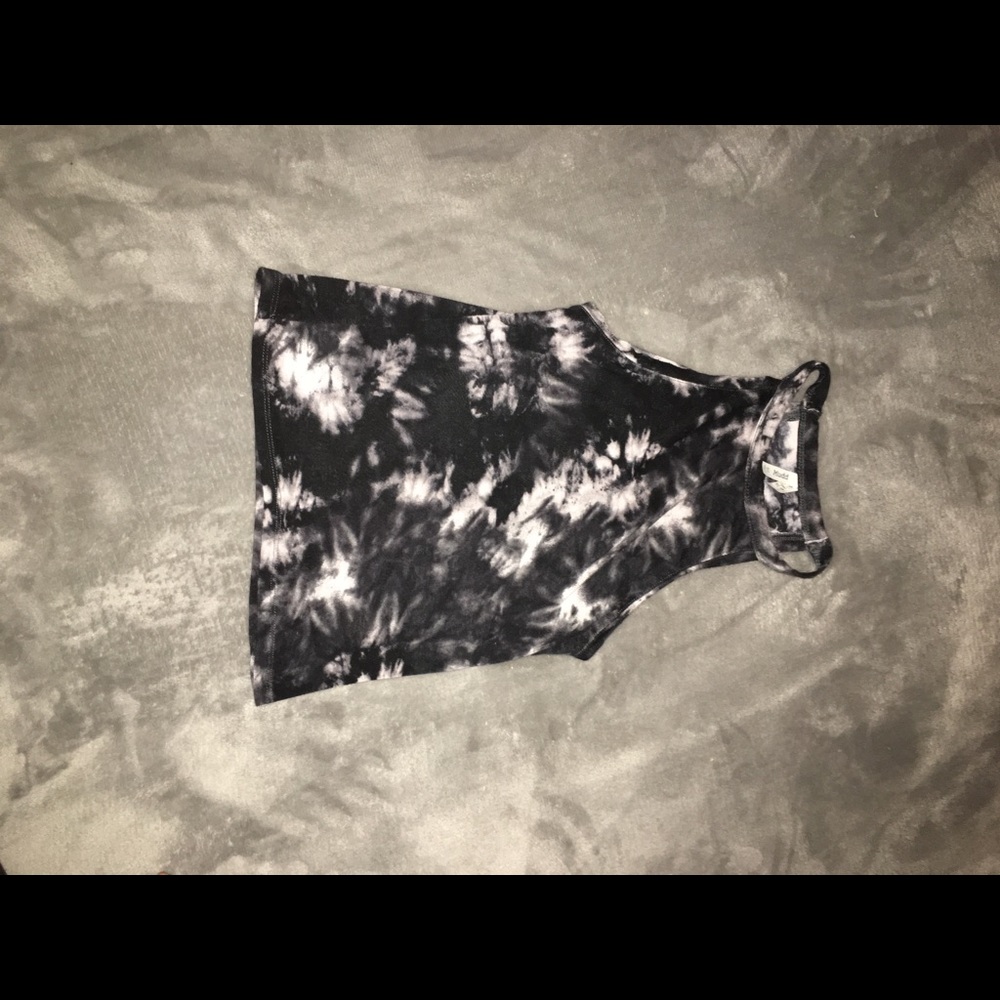 Super cute tie-dye tank top!